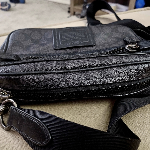 Coach Crossbody - Picture 4 of 4